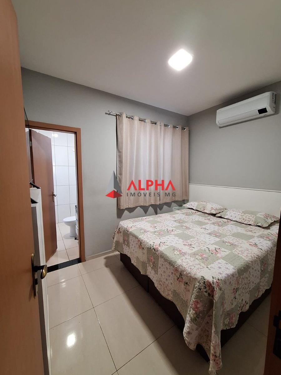 Casa, Palmeiras, 3 Quartos, 4 Vagas, 1 Suíte