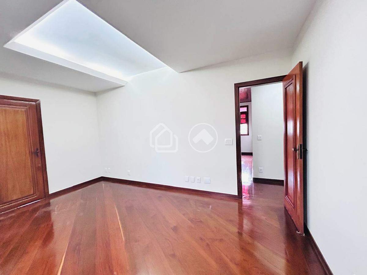 Casa, Santa Teresa, 8 Quartos, 6 Vagas, 2 Suítes