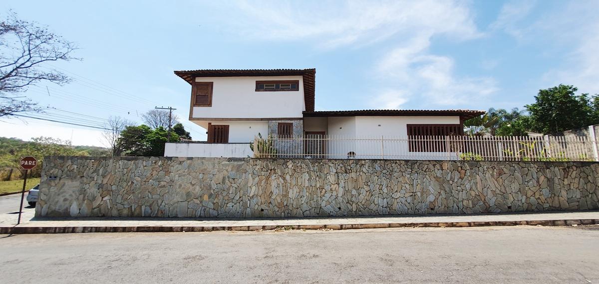 Casa, Centro, 3 Quartos, 6 Vagas, 1 Suíte