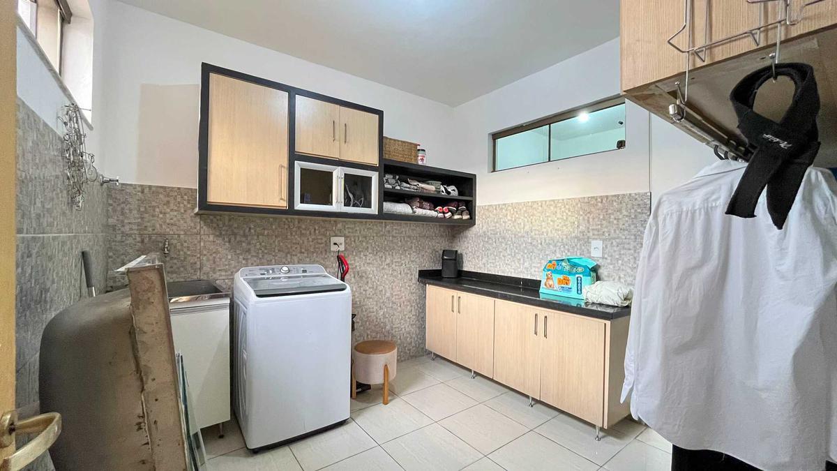 Casa, Castelo, 5 Quartos, 3 Vagas, 1 Suíte