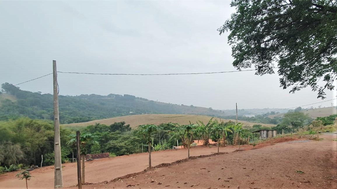 Lote, Centro, 1 Quarto, 1 Vaga