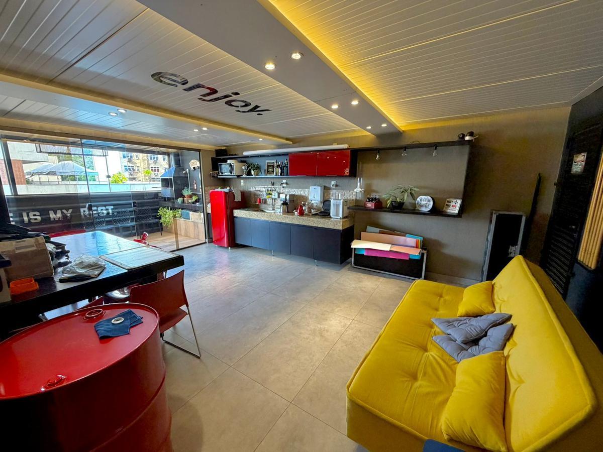 Sala, São José, 0 Quarto, 2 Vagas