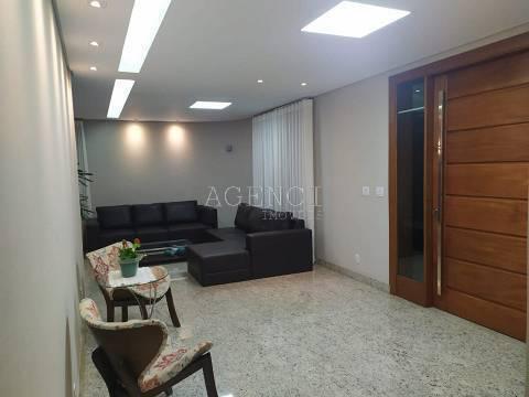 Casa, Camargos, 4 Quartos, 0 Vaga, 2 Suítes