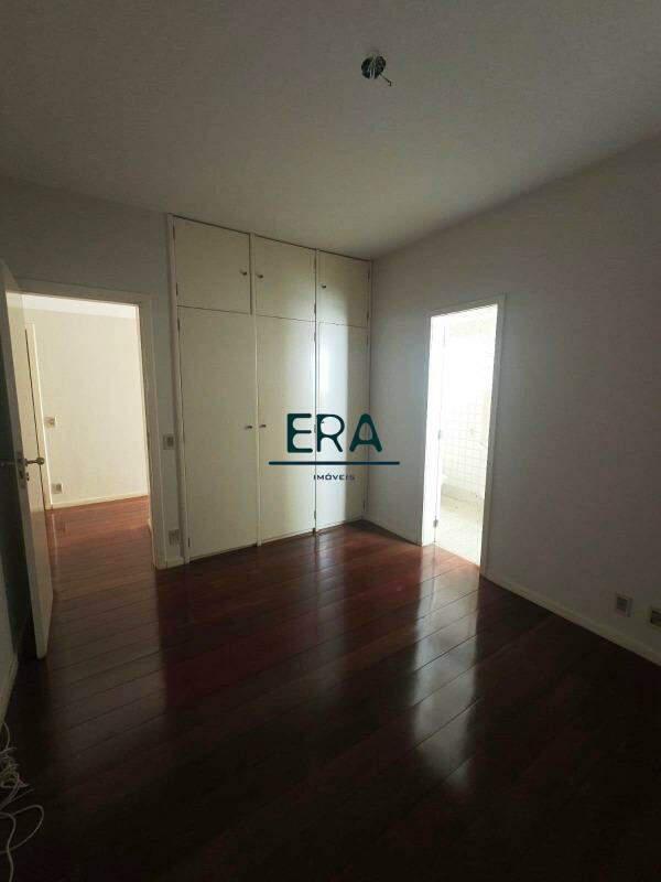 Cobertura, Funcionários, 5 Quartos, 4 Vagas, 4 Suítes