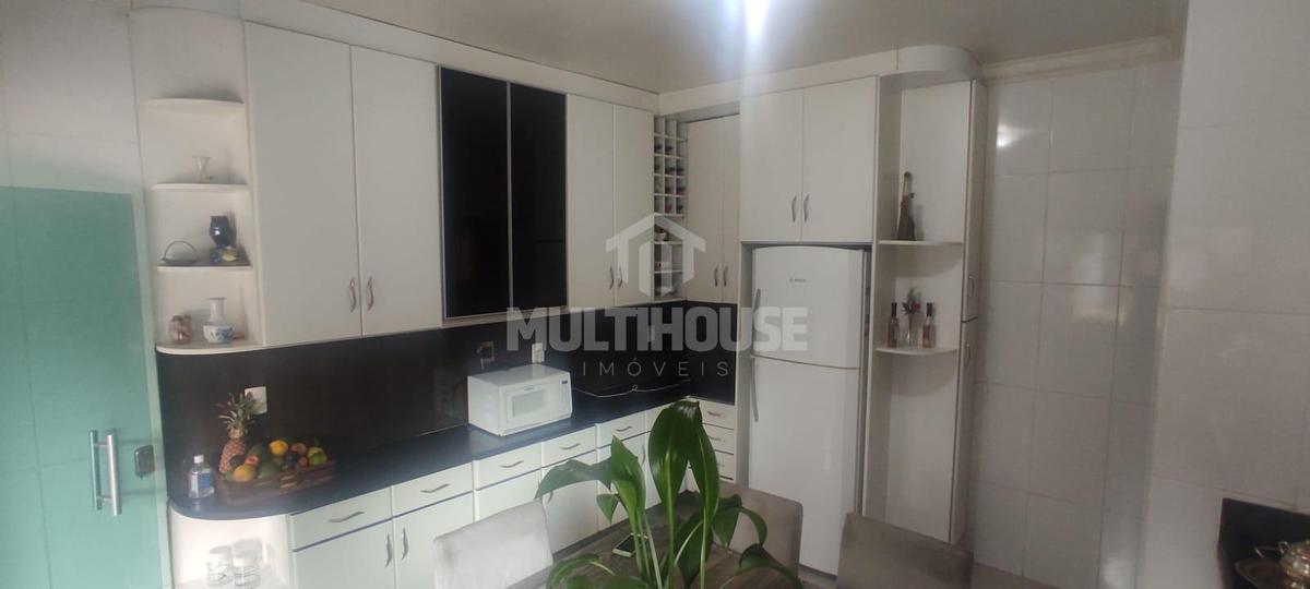 Casa, Heliópolis, 5 Quartos, 4 Vagas, 2 Suítes
