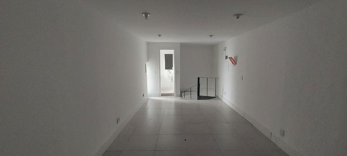 Andar, Savassi, 0 Quarto, 0 Vaga