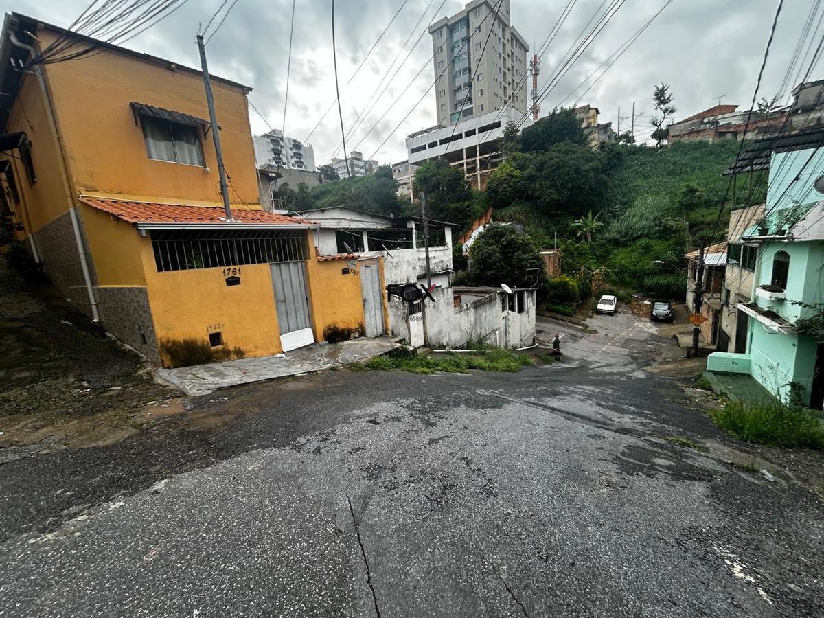 Casa, Nova Esperança, 6 Quartos, 1 Vaga, 1 Suíte