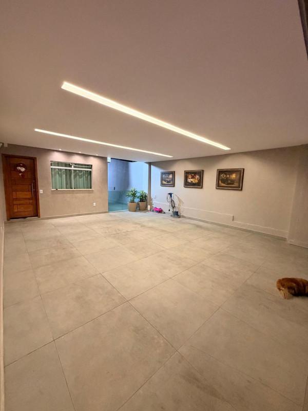 Casa, Portal do Sol, 3 Quartos, 5 Vagas, 1 Suíte