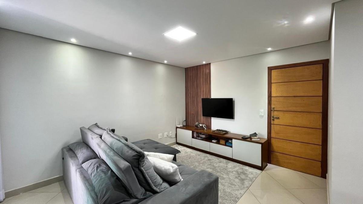 Apartamento, Barreiro, 3 Quartos, 3 Vagas, 1 Suíte