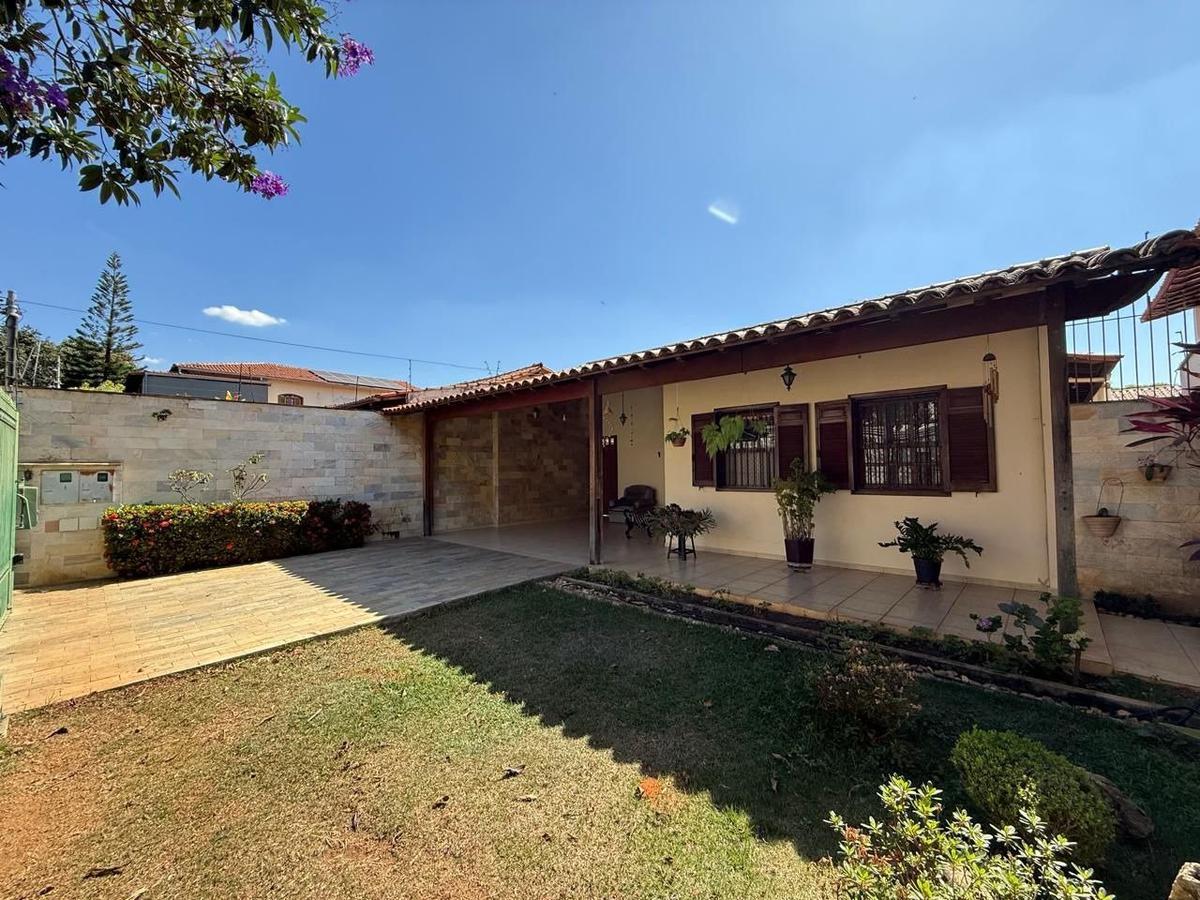 Casa, Itapoã, 3 Quartos, 4 Vagas, 1 Suíte