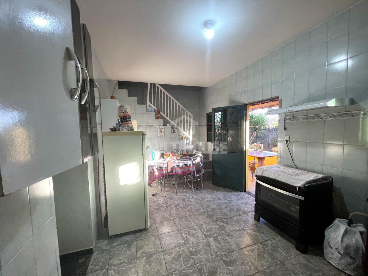 Casa, Centro, 4 Quartos, 1 Vaga, 1 Suíte