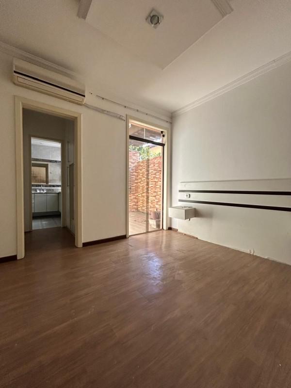 Casa, Castelo, 3 Quartos, 4 Vagas, 1 Suíte