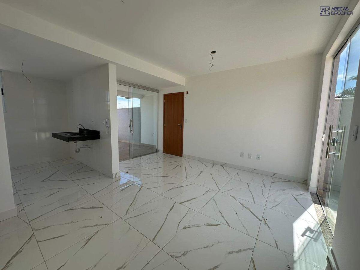 Cobertura, Miramar (barreiro), 3 Quartos, 2 Vagas, 1 Suíte