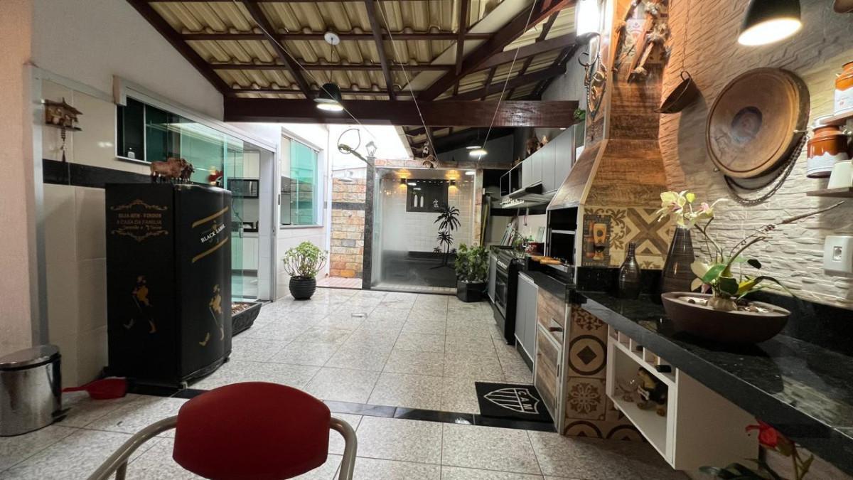 Casa, Guanabara, 3 Quartos, 2 Vagas, 1 Suíte