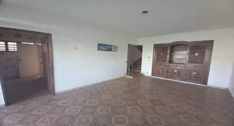Casa, Cidade Nova, 5 Quartos, 3 Vagas, 1 Suíte