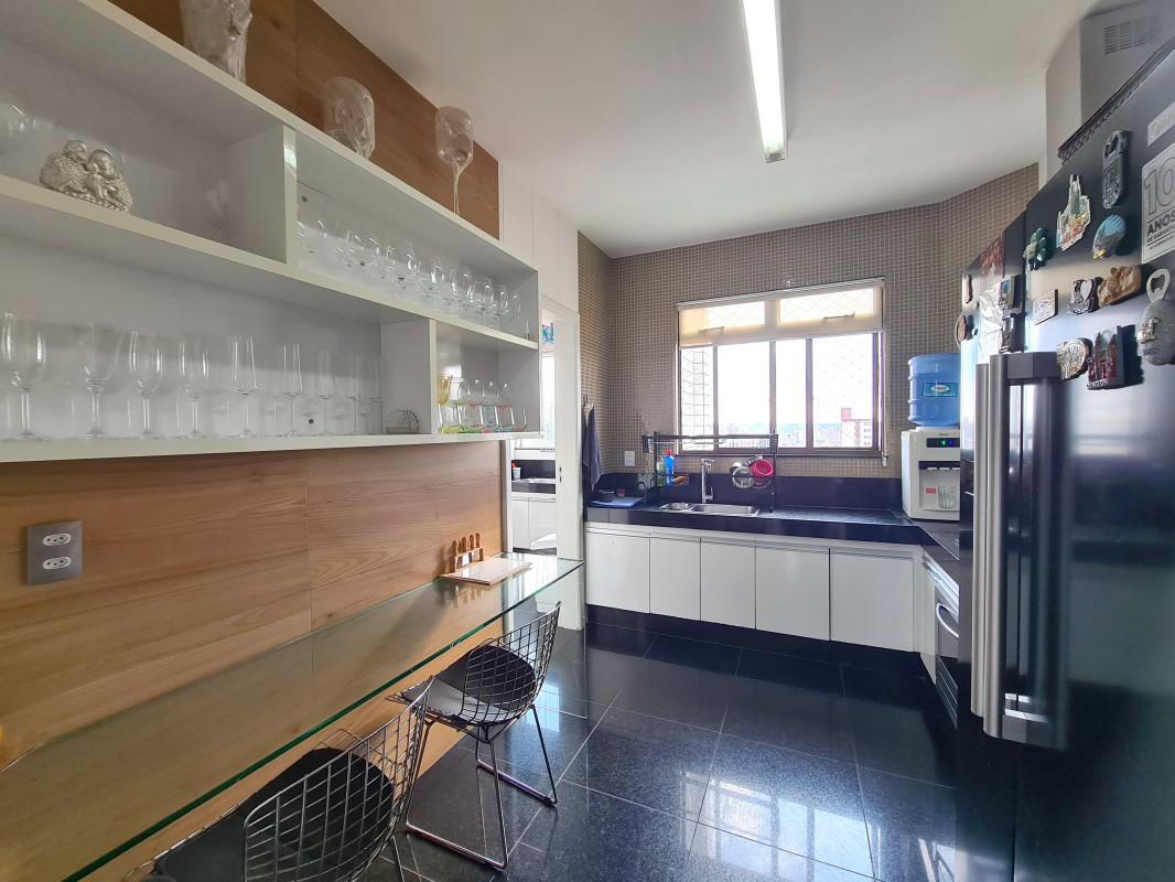 Cobertura, Ouro Preto, 5 Quartos, 4 Vagas, 3 Suítes