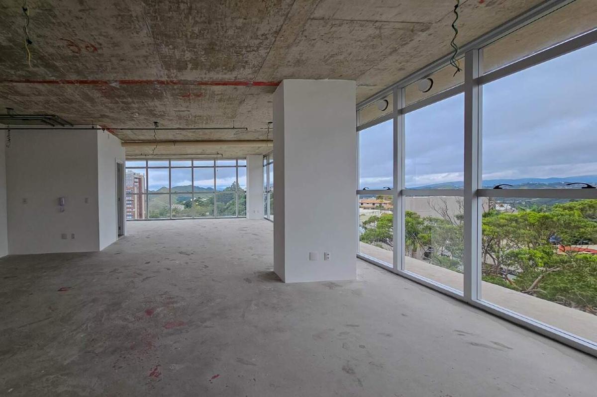 Sala, Vila da Serra, 0 Quarto, 0 Vaga