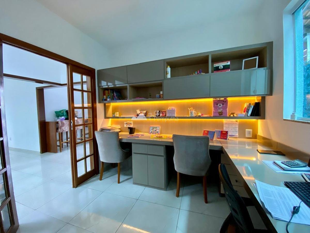 Casa, Planalto, 4 Quartos, 3 Vagas, 1 Suíte