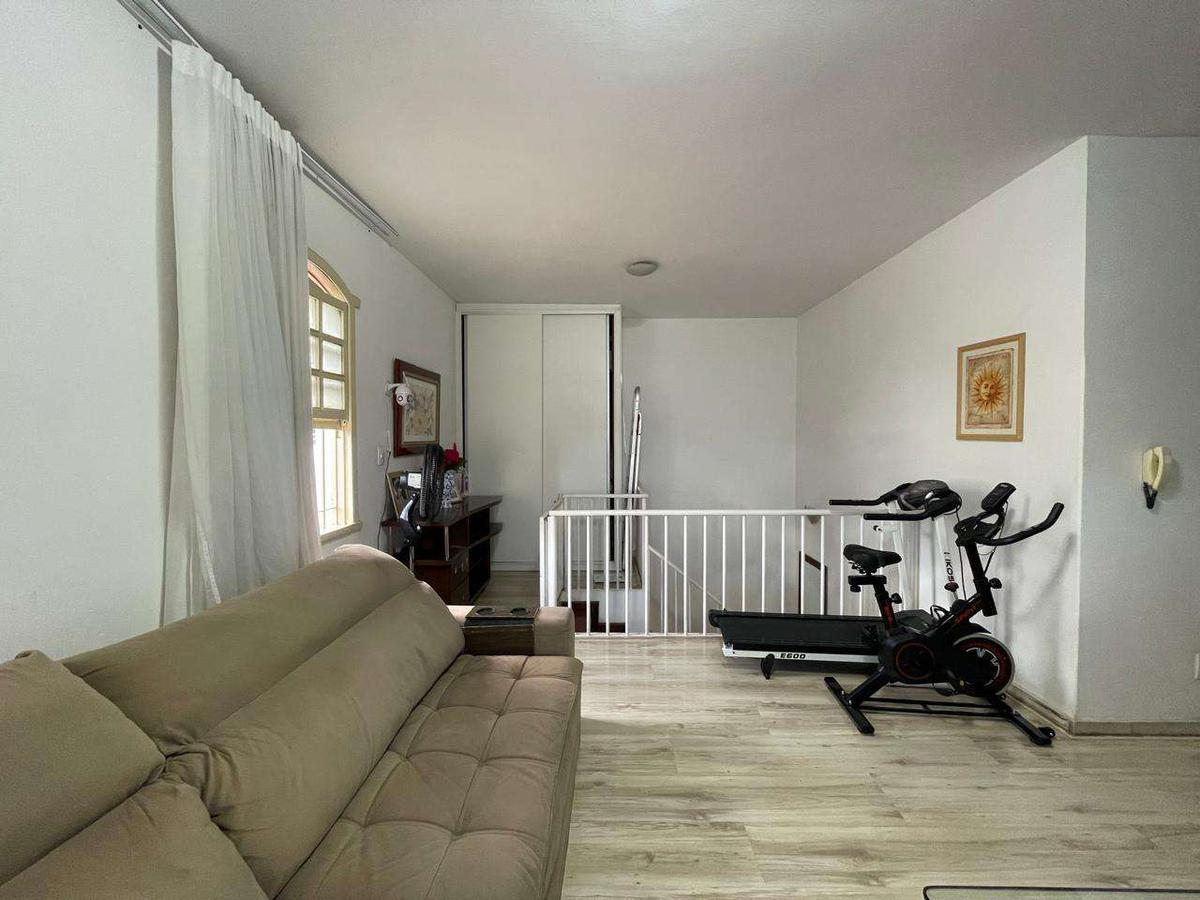 Casa, Santa Lúcia, 5 Quartos, 4 Vagas, 1 Suíte