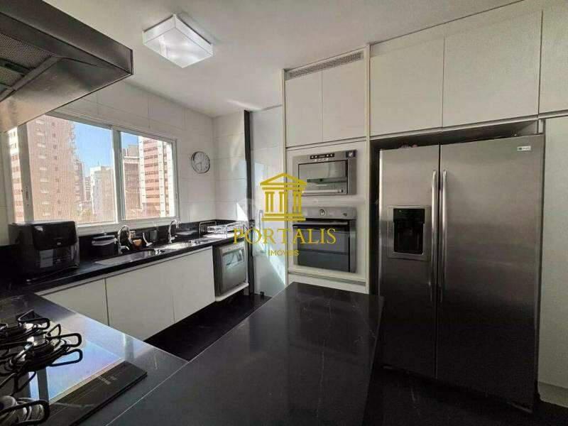 Apartamento, Funcionários, 4 Quartos, 4 Vagas, 2 Suítes