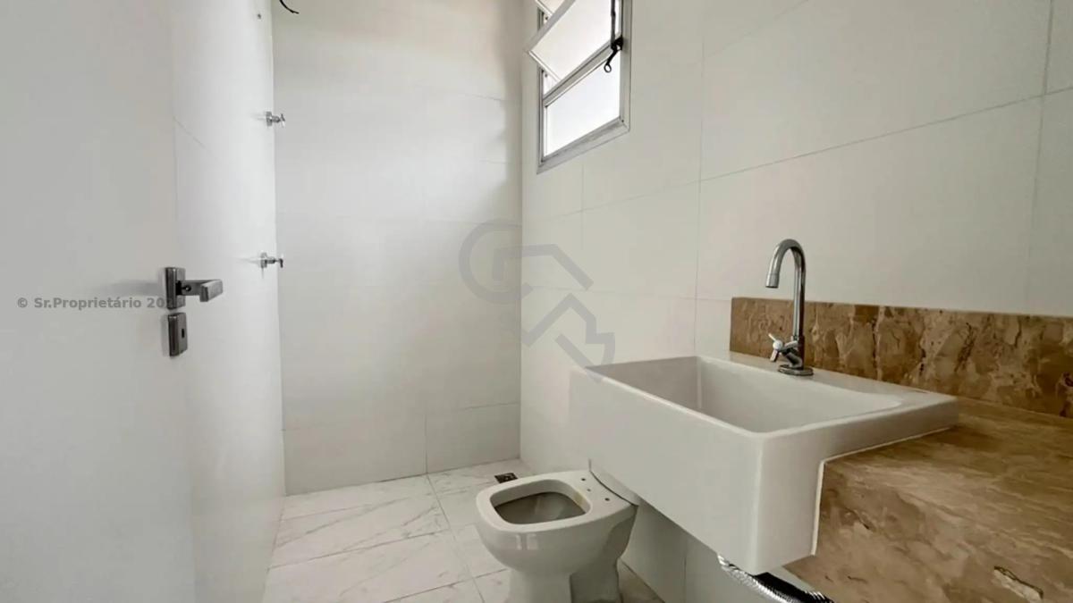 Cobertura, Centro, 2 Quartos, 0 Vaga, 4 Suítes