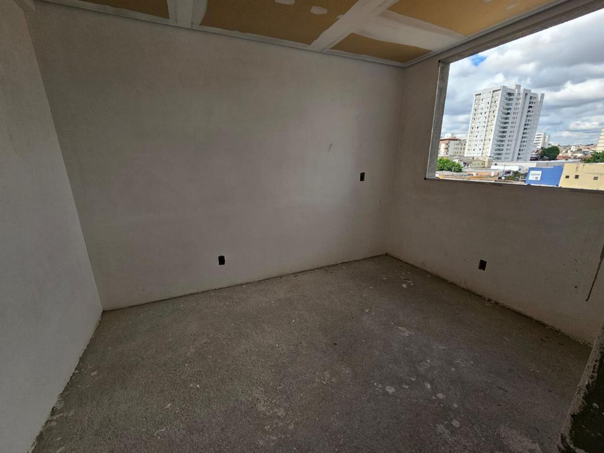 Apartamento, Ipiranga, 2 Quartos, 2 Vagas, 1 Suíte