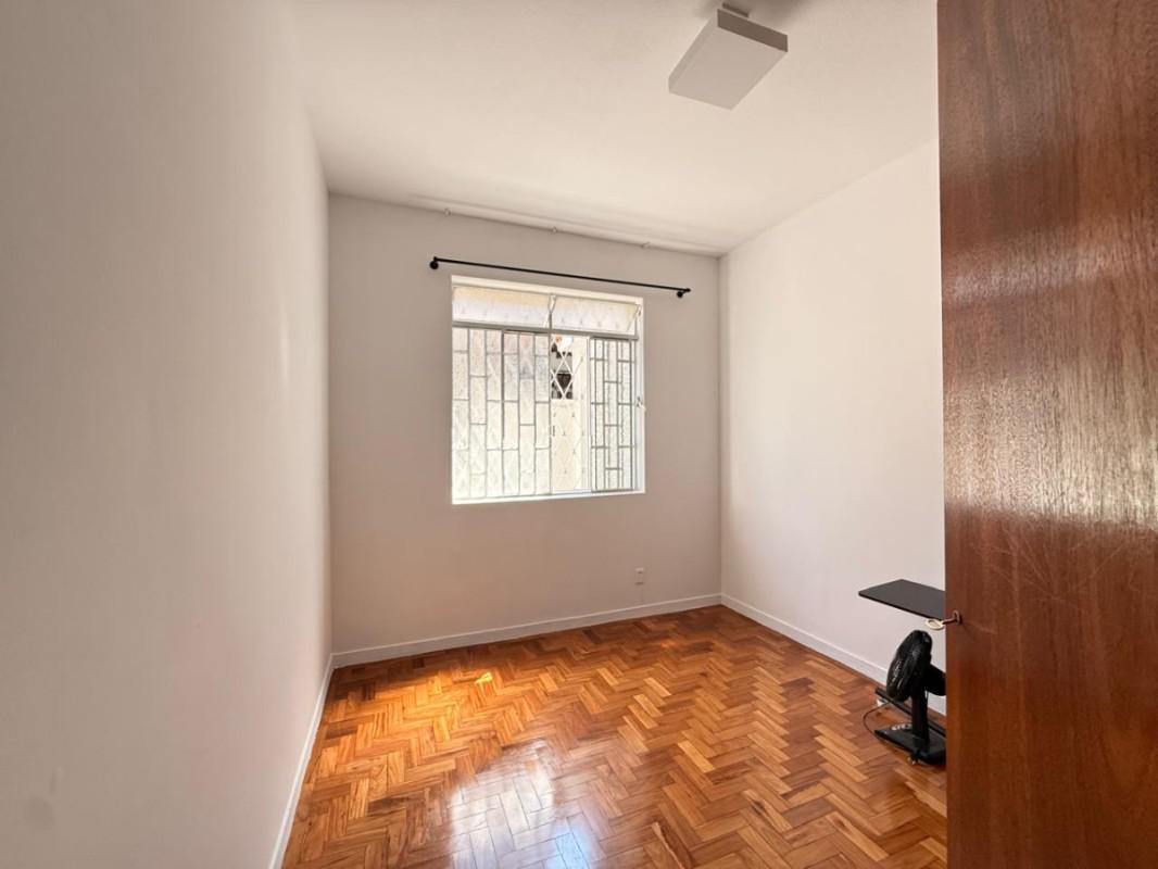 Apartamento, Sagrada Família, 2 Quartos, 1 Vaga