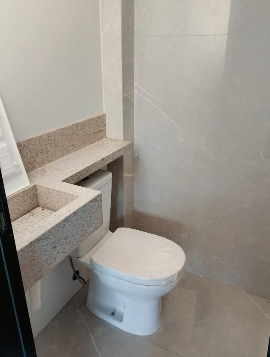 Casa, Planalto, 2 Quartos, 1 Vaga, 2 Suítes