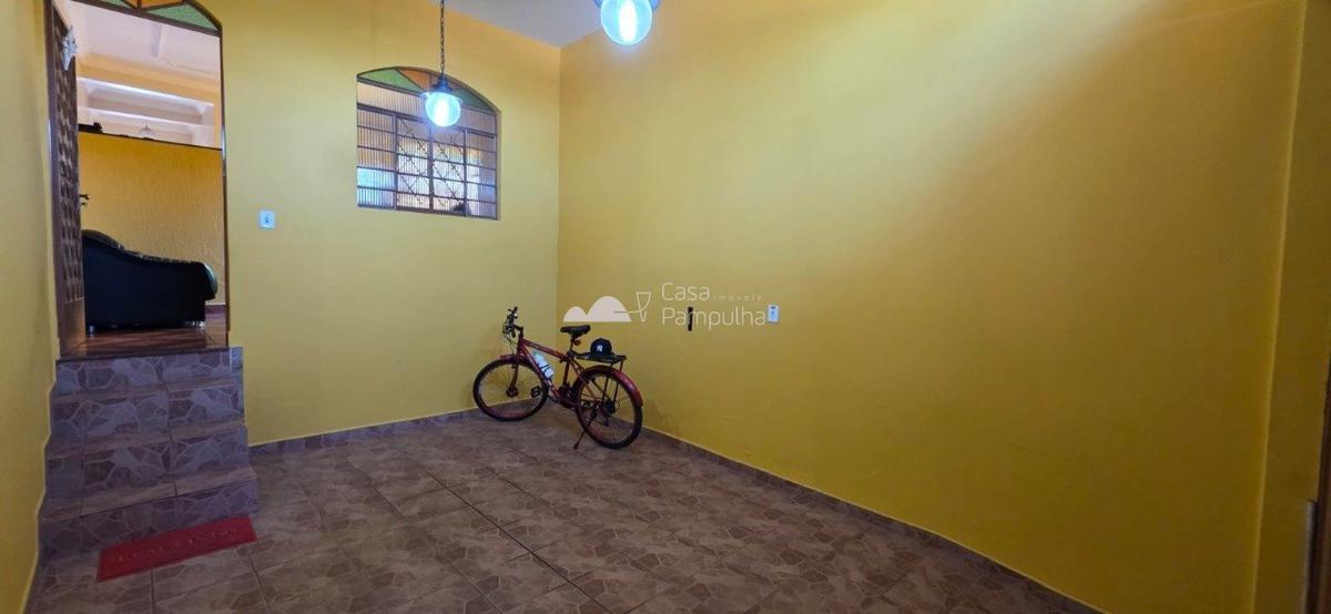 Casa, Trevo, 4 Quartos, 2 Vagas, 1 Suíte