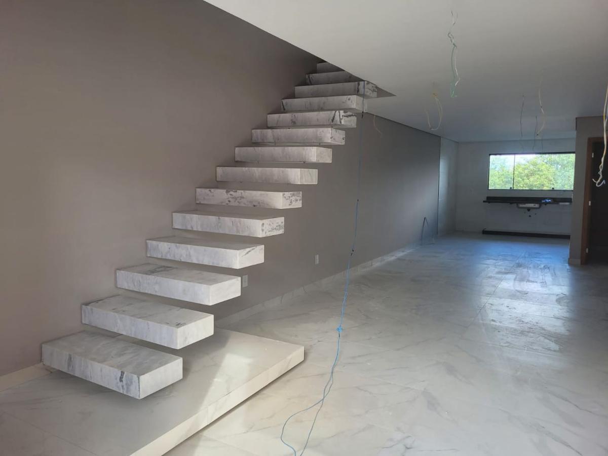 Casa, Planalto, 3 Quartos, 4 Vagas, 3 Suítes