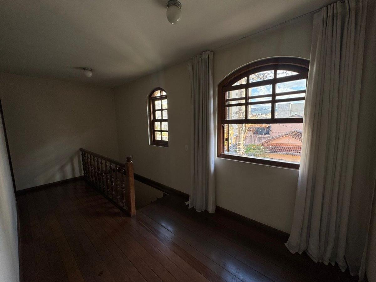 Casa, Floresta, 5 Quartos, 3 Vagas, 1 Suíte