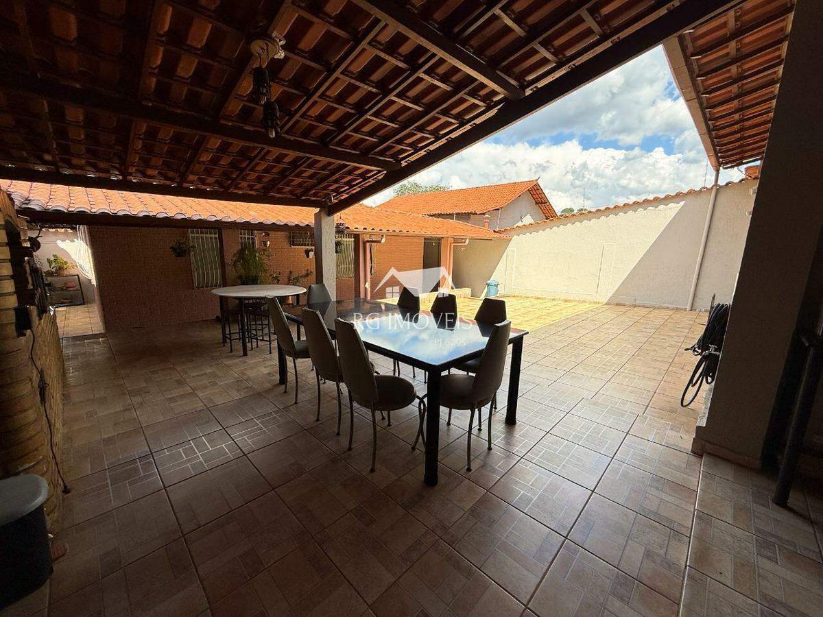 Casa, Tirol, 3 Quartos, 6 Vagas