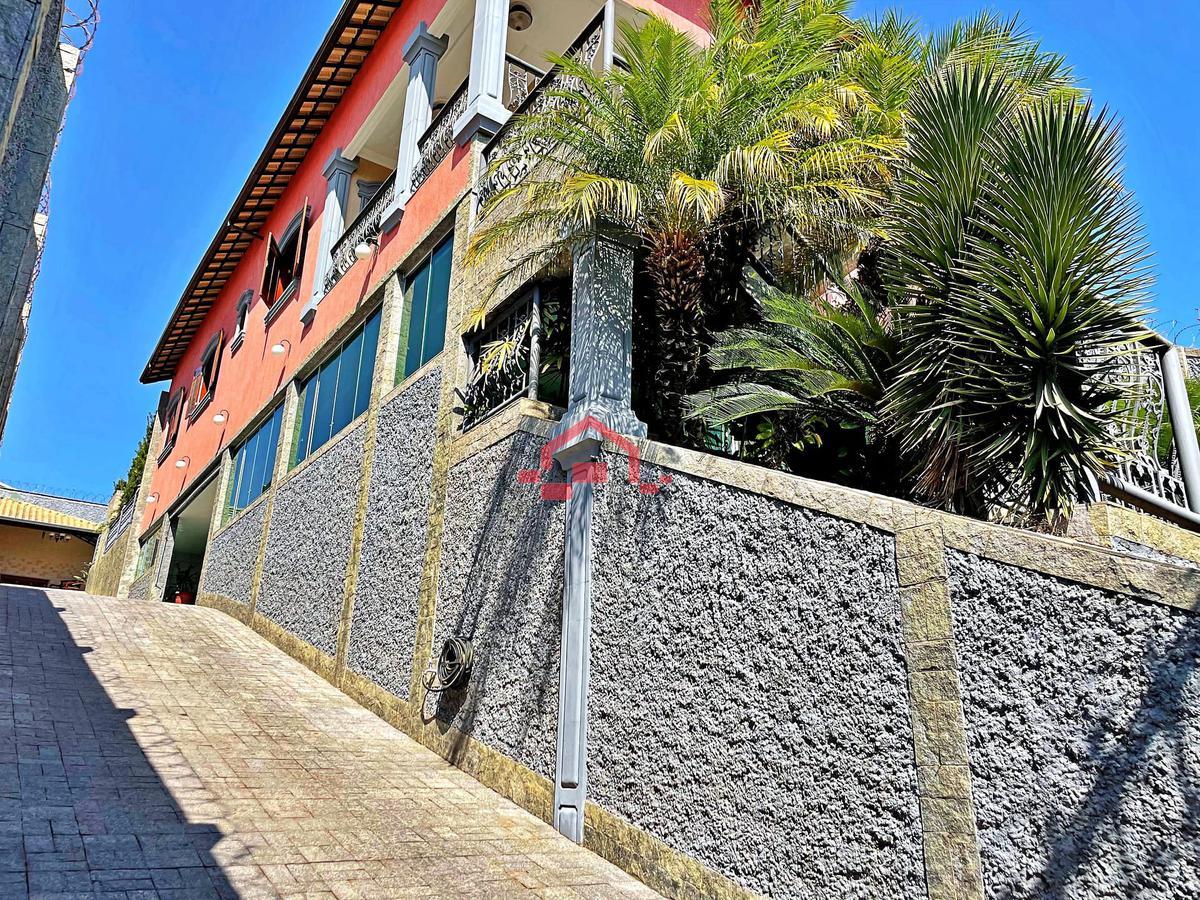 Casa, Trevo, 4 Quartos, 10 Vagas, 1 Suíte