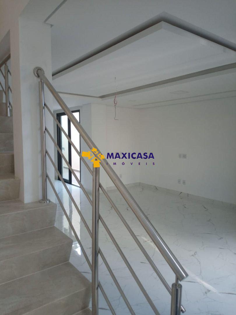 Casa, Santa Rosa, 3 Quartos, 4 Vagas, 3 Suítes