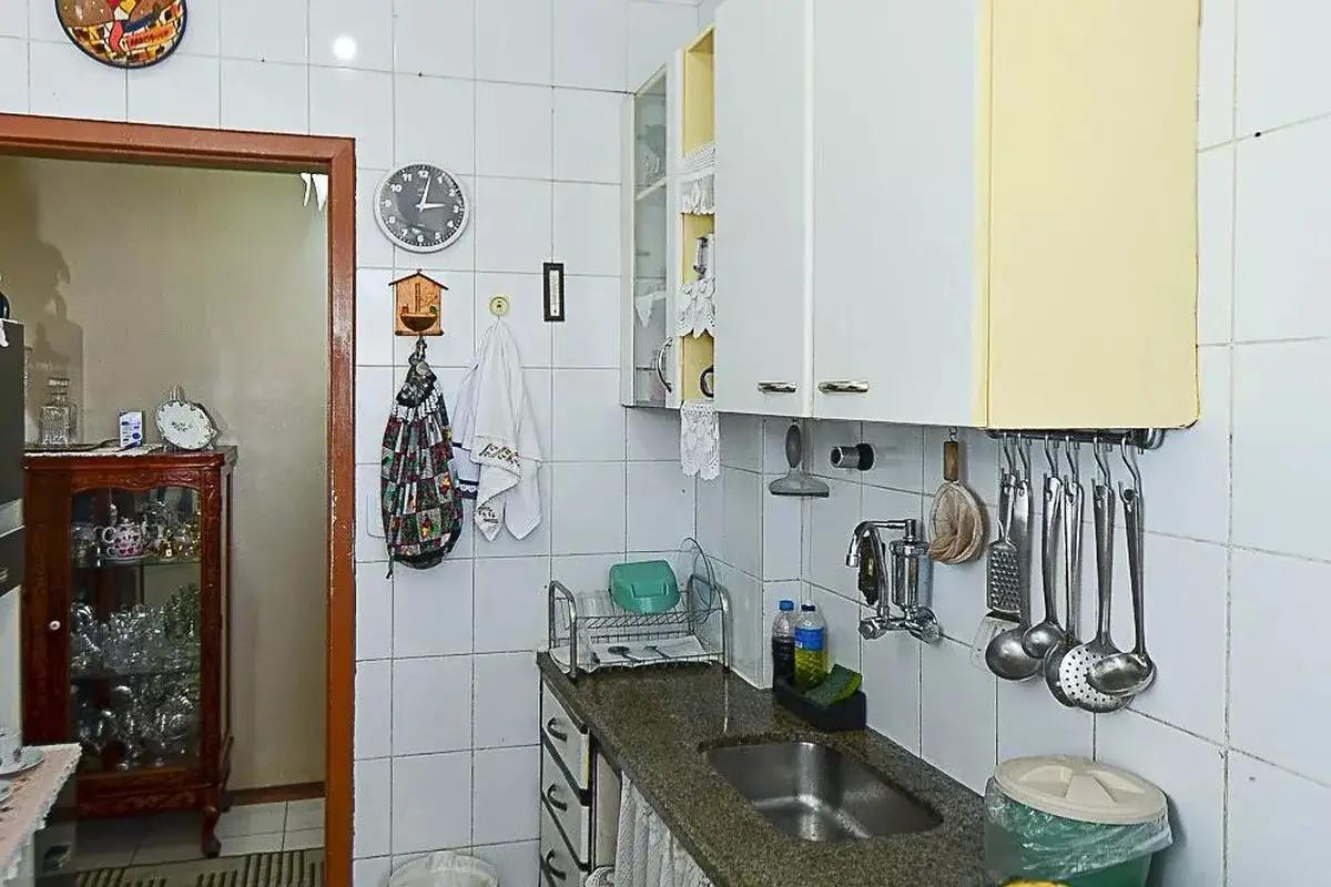 Apartamento, Sagrada Família, 2 Quartos, 1 Vaga, 1 Suíte