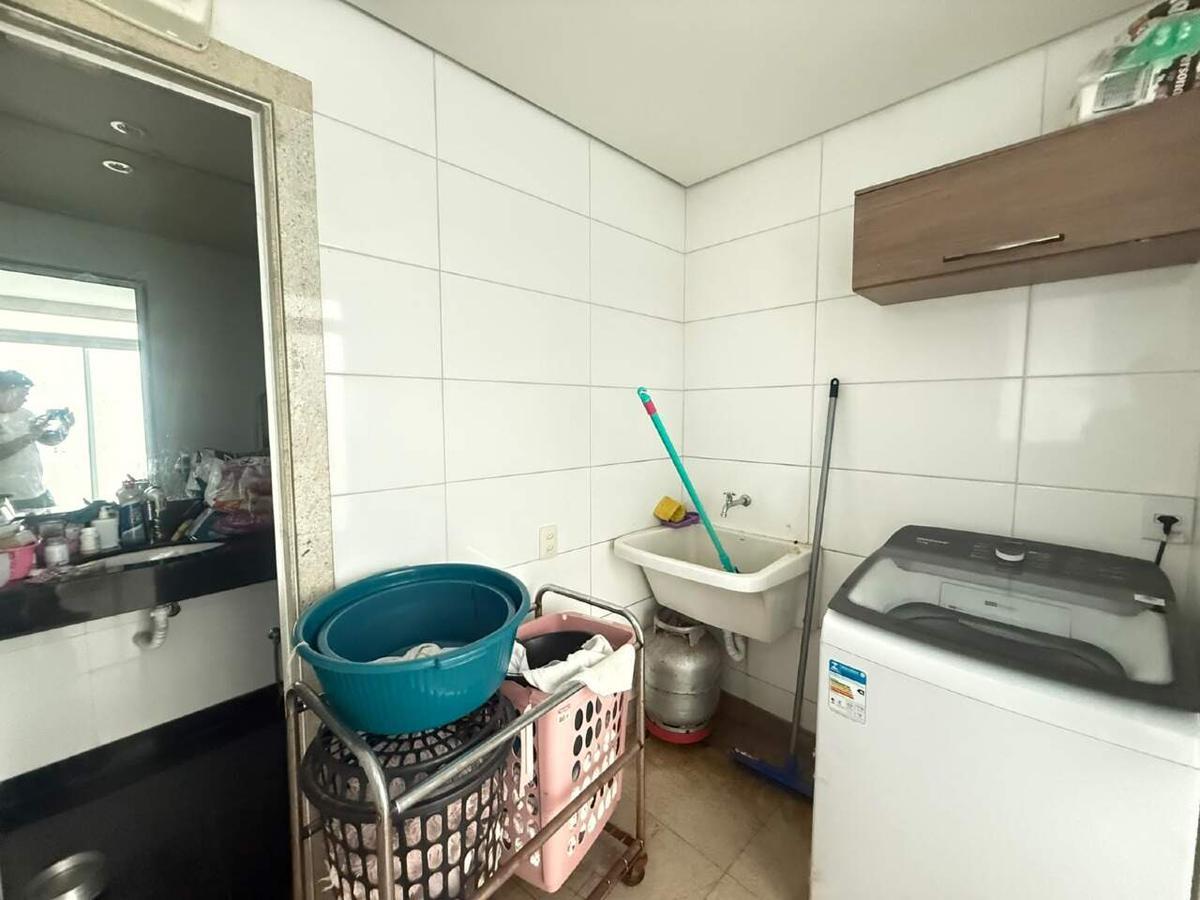 Casa, Estoril, 3 Quartos, 2 Vagas, 1 Suíte