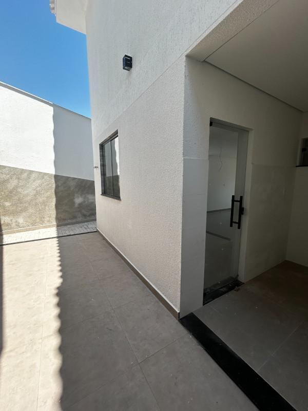 Casa, Masterville, 2 Quartos, 2 Vagas, 1 Suíte