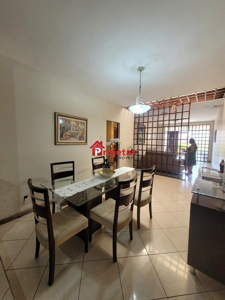 Casa, Sagrada Família, 5 Quartos, 2 Vagas, 3 Suítes