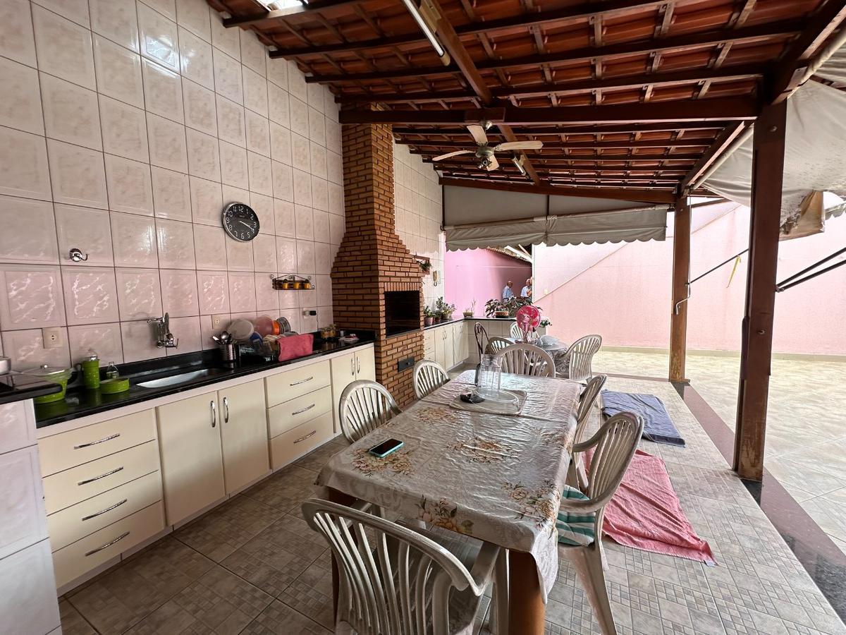 Casa, Ipiranga, 4 Quartos, 3 Vagas, 1 Suíte