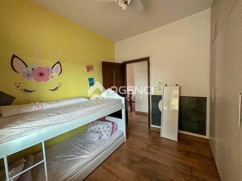 Casa, Camargos, 3 Quartos, 0 Vaga, 2 Suítes