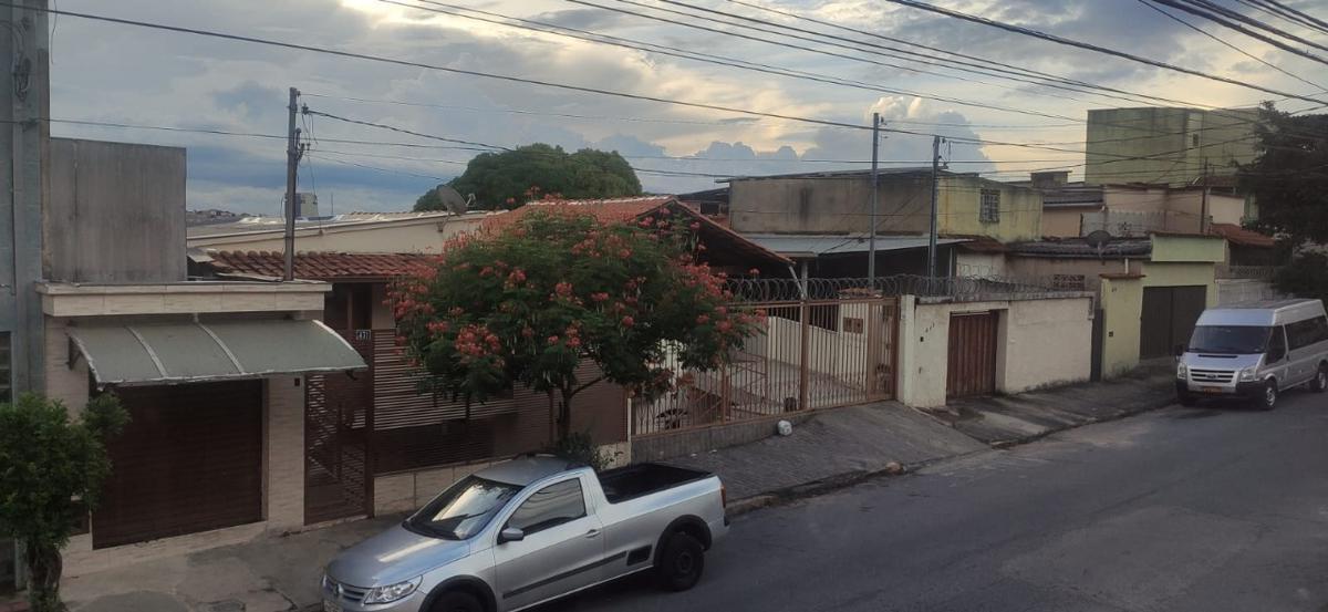 Casa, Nova Floresta, 6 Quartos, 0 Vaga, 2 Suítes