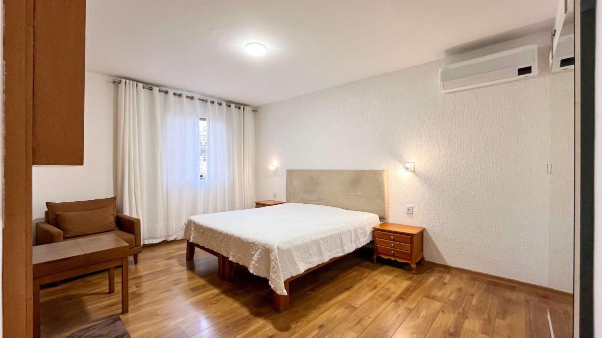 Casa, Castelo, 5 Quartos, 3 Vagas, 1 Suíte