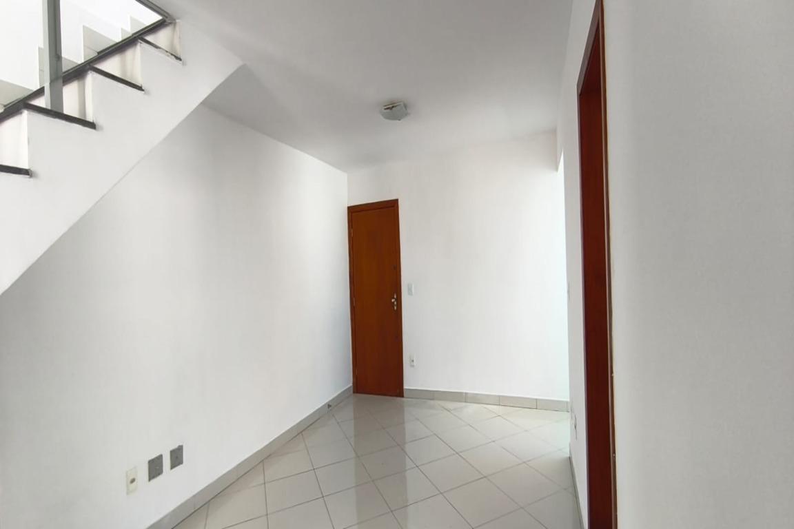 Cobertura, Santa Cruz, 3 Quartos, 2 Vagas, 1 Suíte