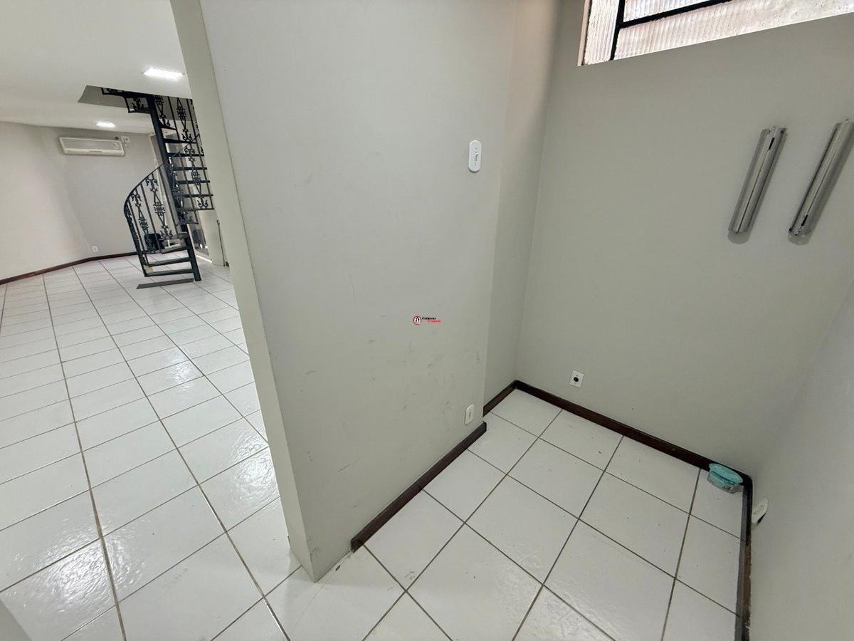 Andar, São José, 0 Quarto, 0 Vaga