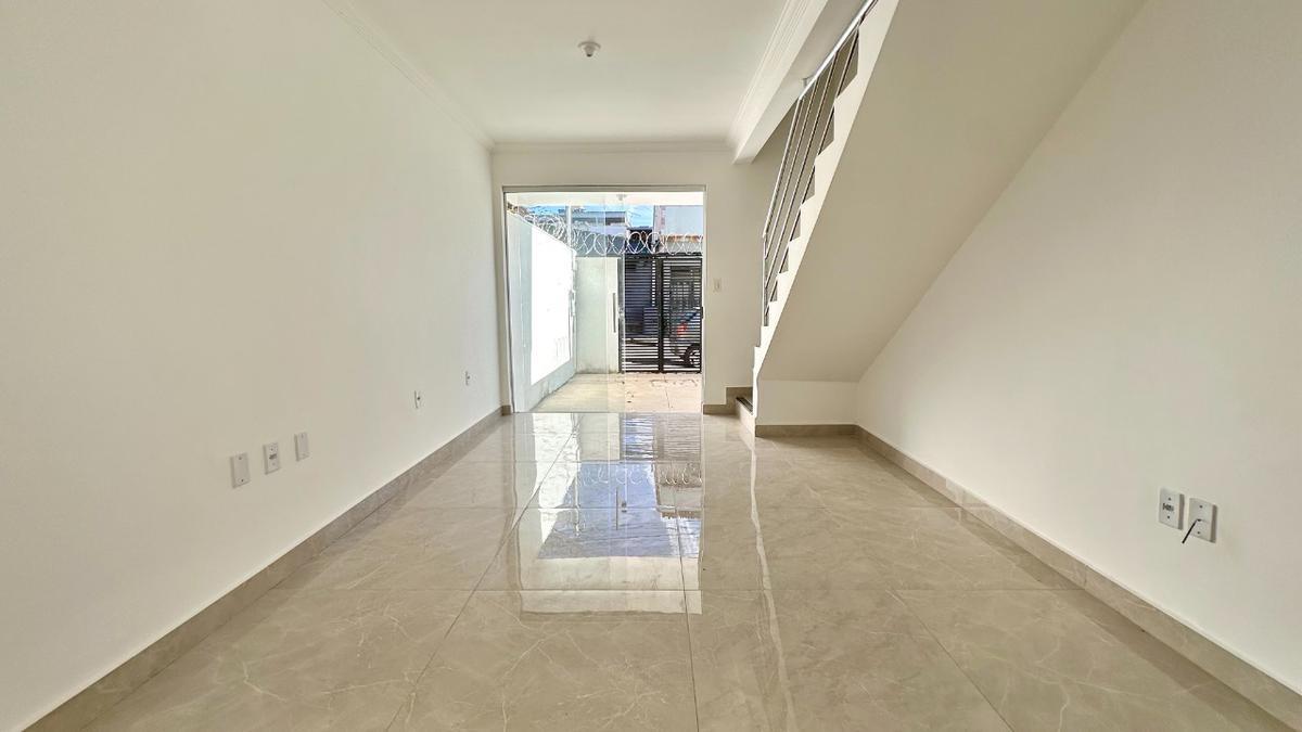 Casa, Piratininga (venda Nova), 2 Quartos, 1 Vaga, 2 Suítes