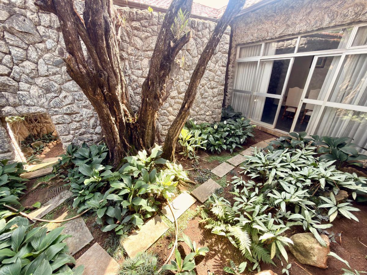 Casa, Itapoã, 4 Quartos, 6 Vagas, 3 Suítes