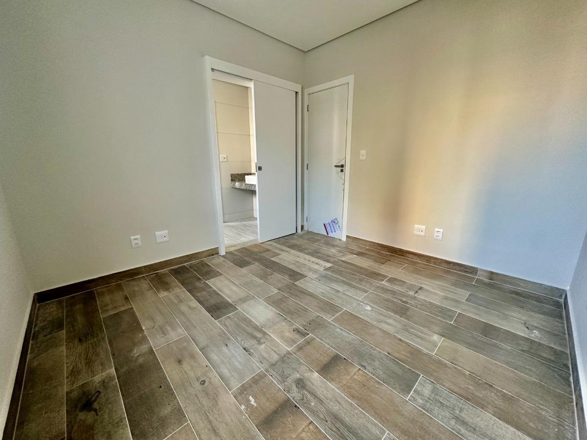 Apartamento, Jaraguá, 4 Quartos, 3 Vagas, 4 Suítes