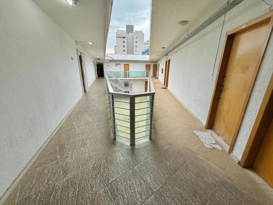 Sala, Liberdade, 0 Quarto, 3 Vagas