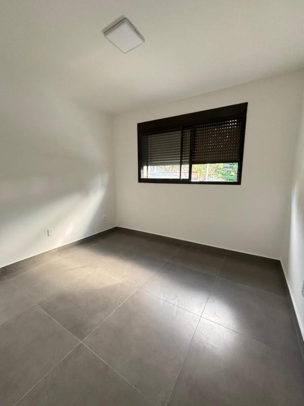 Casa, Santa Branca, 3 Quartos, 2 Vagas, 1 Suíte
