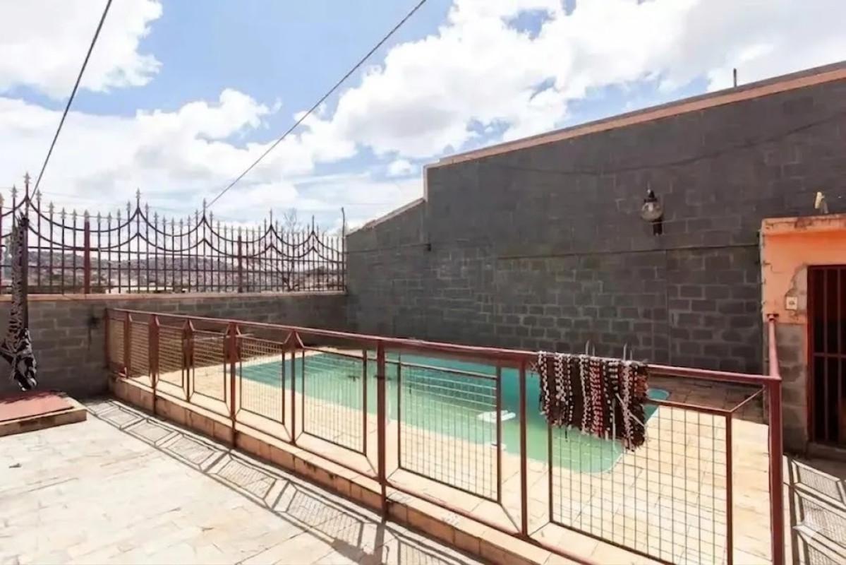 Casa, Piratininga (venda Nova), 6 Quartos, 4 Vagas, 1 Suíte